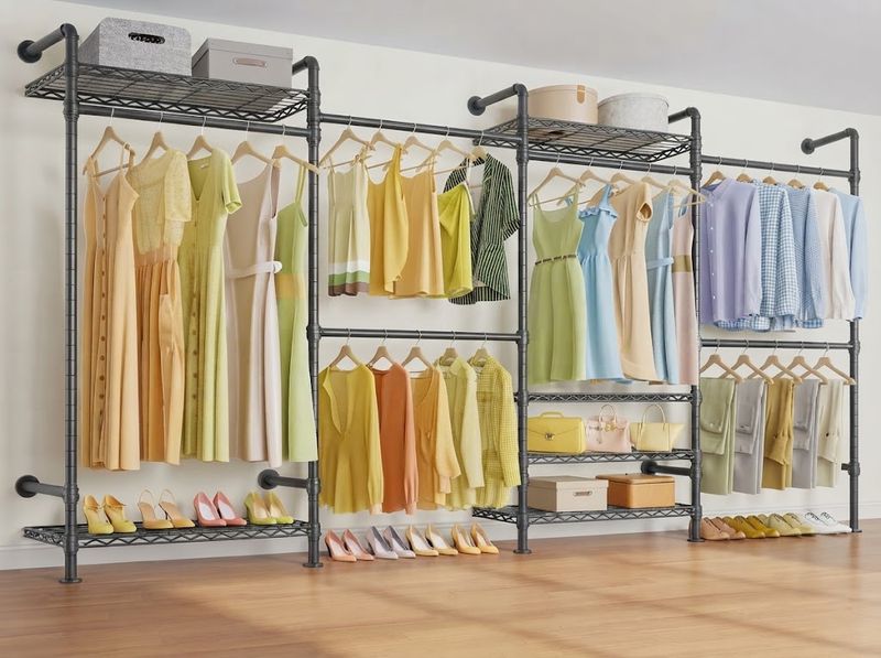 Timate F4 Expandable Wall Clothes Rack